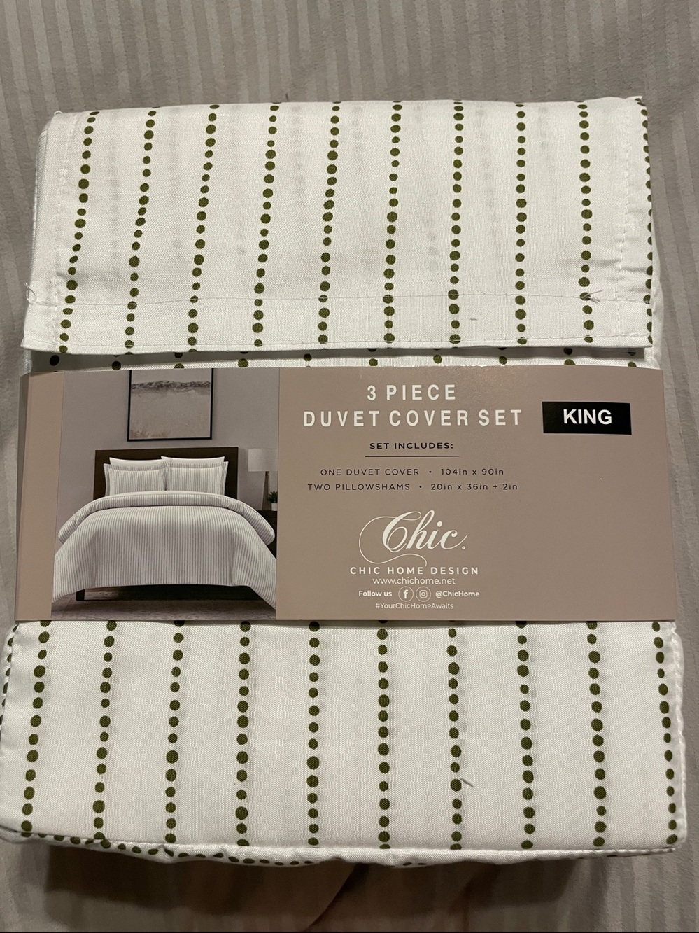 chic Wesley King Duvet Cover Set in White and Olive